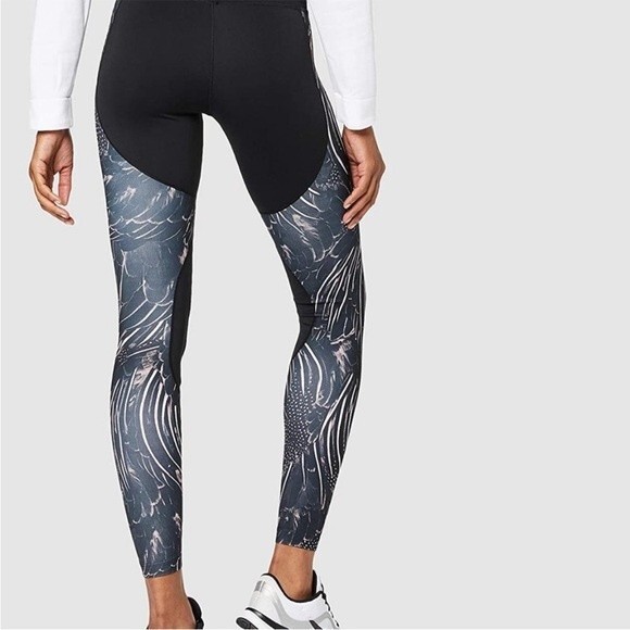 Nike Women's Dri-Fit Power Hyper Tight Fit Flutter Print Leggings, Size S - Picture 3 of 12